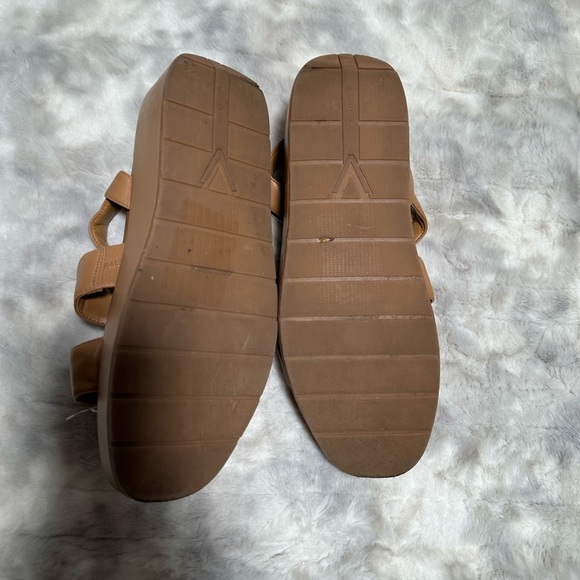 Vionic Leather Fisherman Wedges Delano Camel Size 9 - Picture 8 of 8